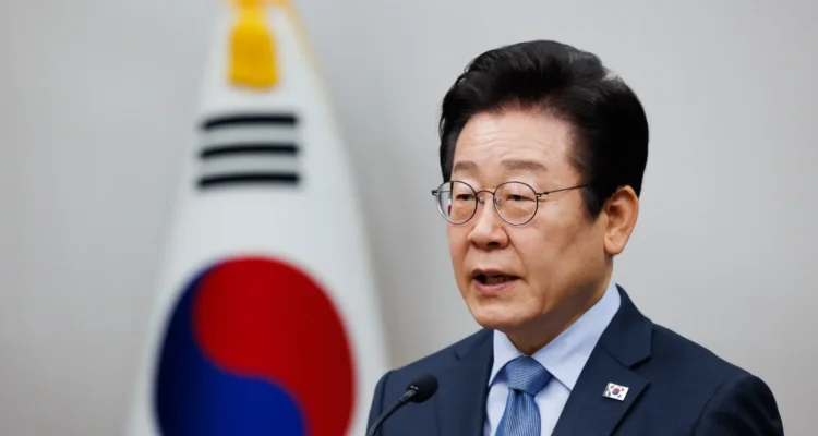 Lee Jae-myung Dilantik