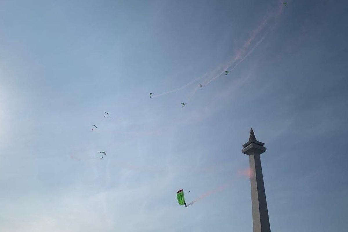 Monas